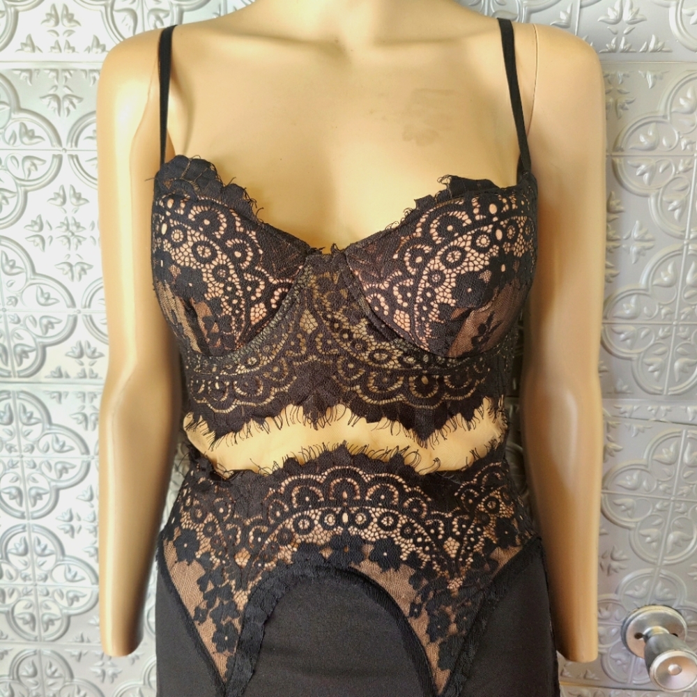 Black Lace cocktail dress - Picture 4 of 8